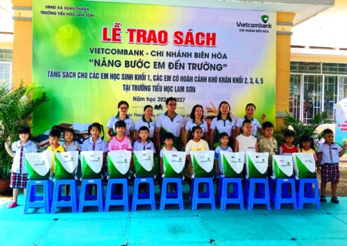TRAO SÁCH – TRAO NIỀM TIN, GIEO ƯỚC MƠ ĐẾN TRƯỜNG